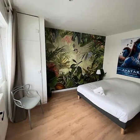 Hollywood 9 People - Khbnb Center 아파트