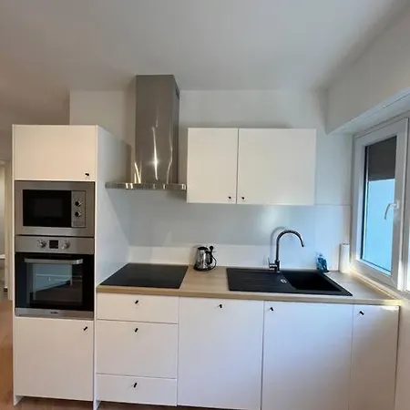 Hollywood 9 People - Khbnb Center 아파트
