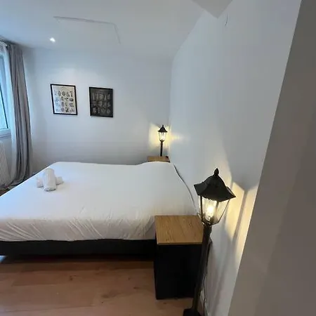 아파트 Hollywood 9 People - Khbnb Center